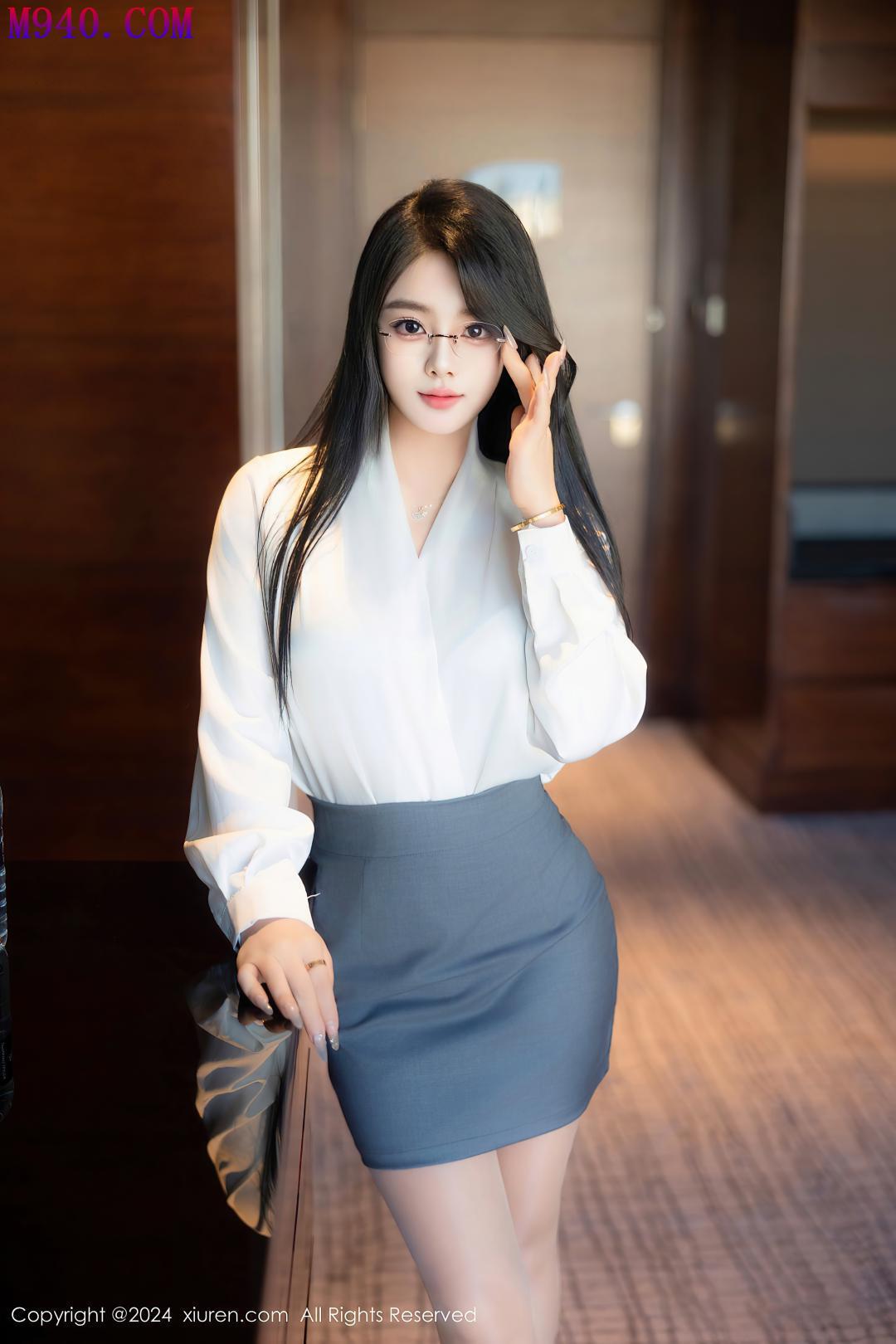 M940-[XIUREN秀人网] 2024.08.08 NO.8989 麦田 [83P-815MB]