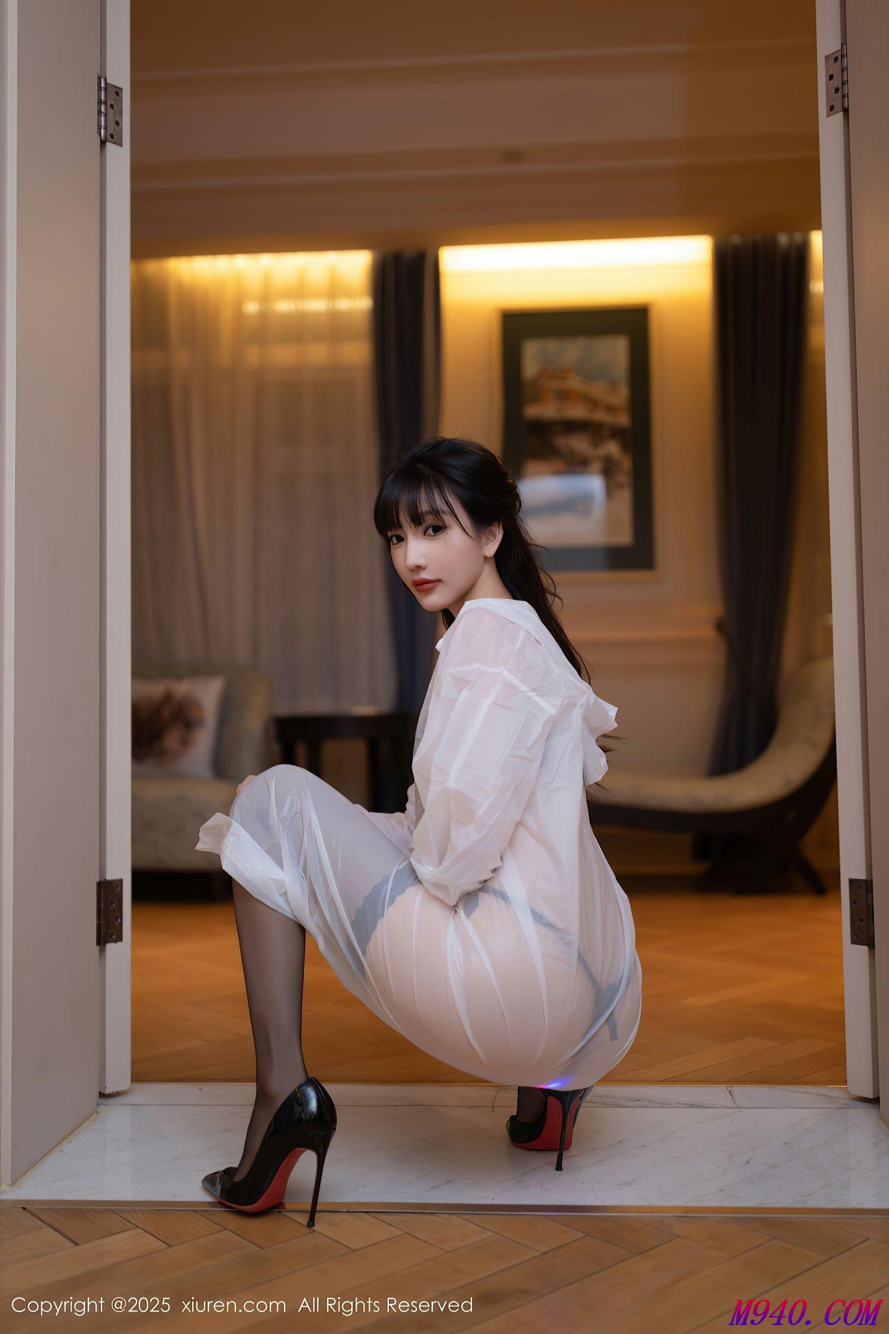 M940-[XIUREN秀人网] 2025.01.02 NO.9700 陆萱萱 [80P-686MB]