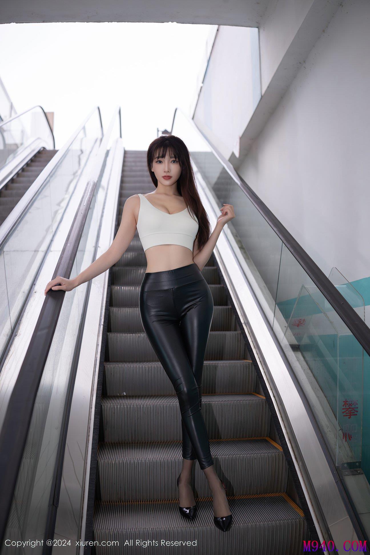 M940-[XIUREN秀人网] 2024.10.31 NO.9377 陆萱萱 [81P-749MB]
