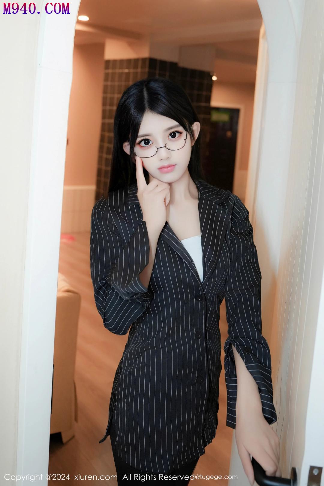 M940-[XIUREN秀人网] 2024.07.04 NO.8802 美少女@ [82P-877MB]