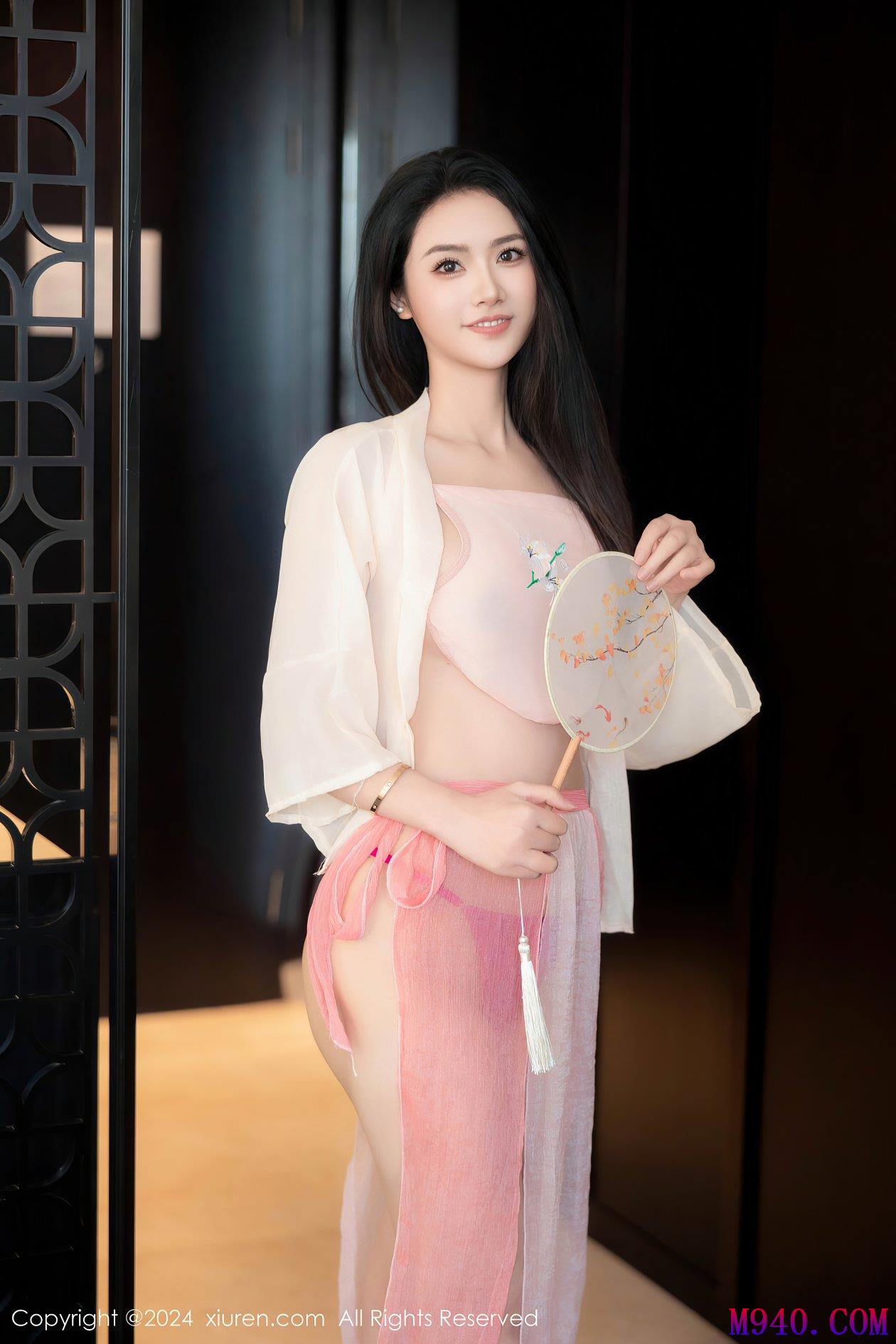 M940-[XIUREN秀人网] 2024.12.03 NO.9542 方子萱 [77P-644MB]
