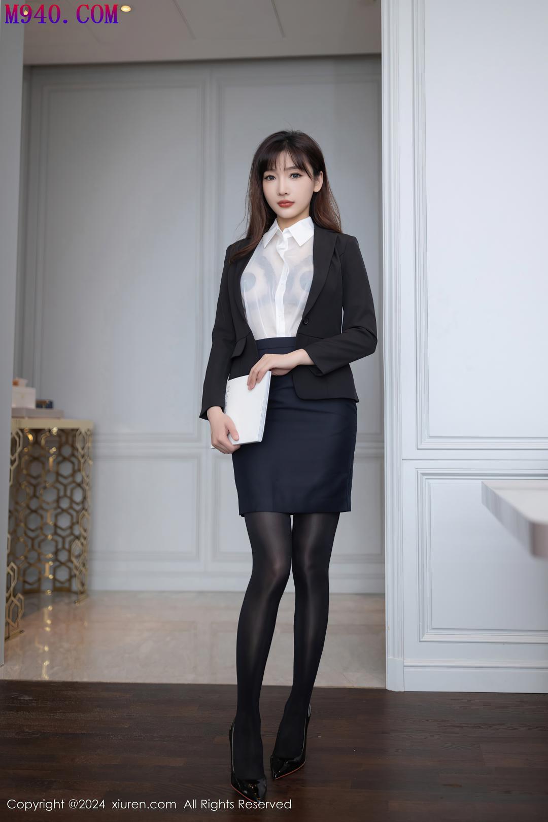 M940-[XIUREN秀人网] 2024.08.08 NO.8988 陆萱萱 [80P-732MB]