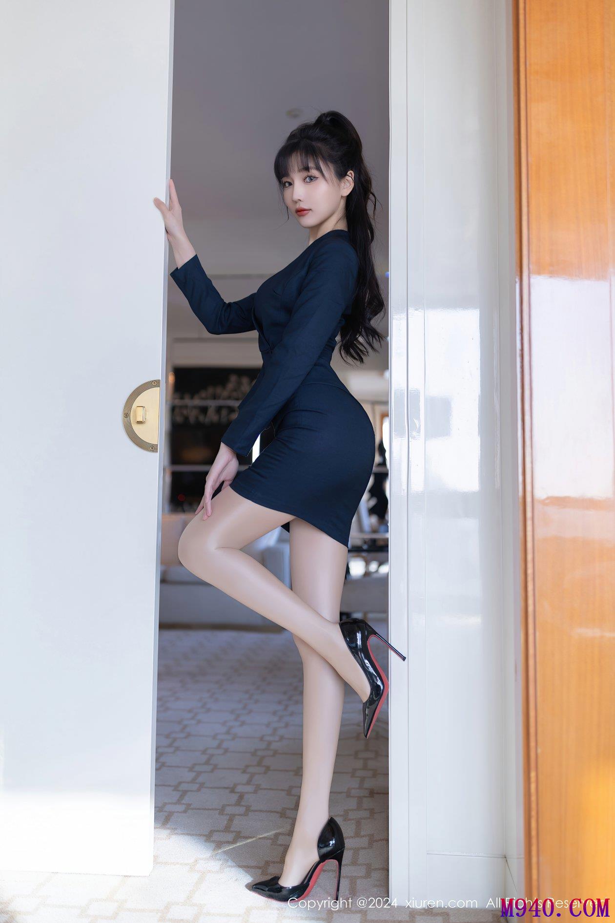 M940-[XIUREN秀人网] 2024.10.10 NO.9263 陆萱萱 [80P-735MB]