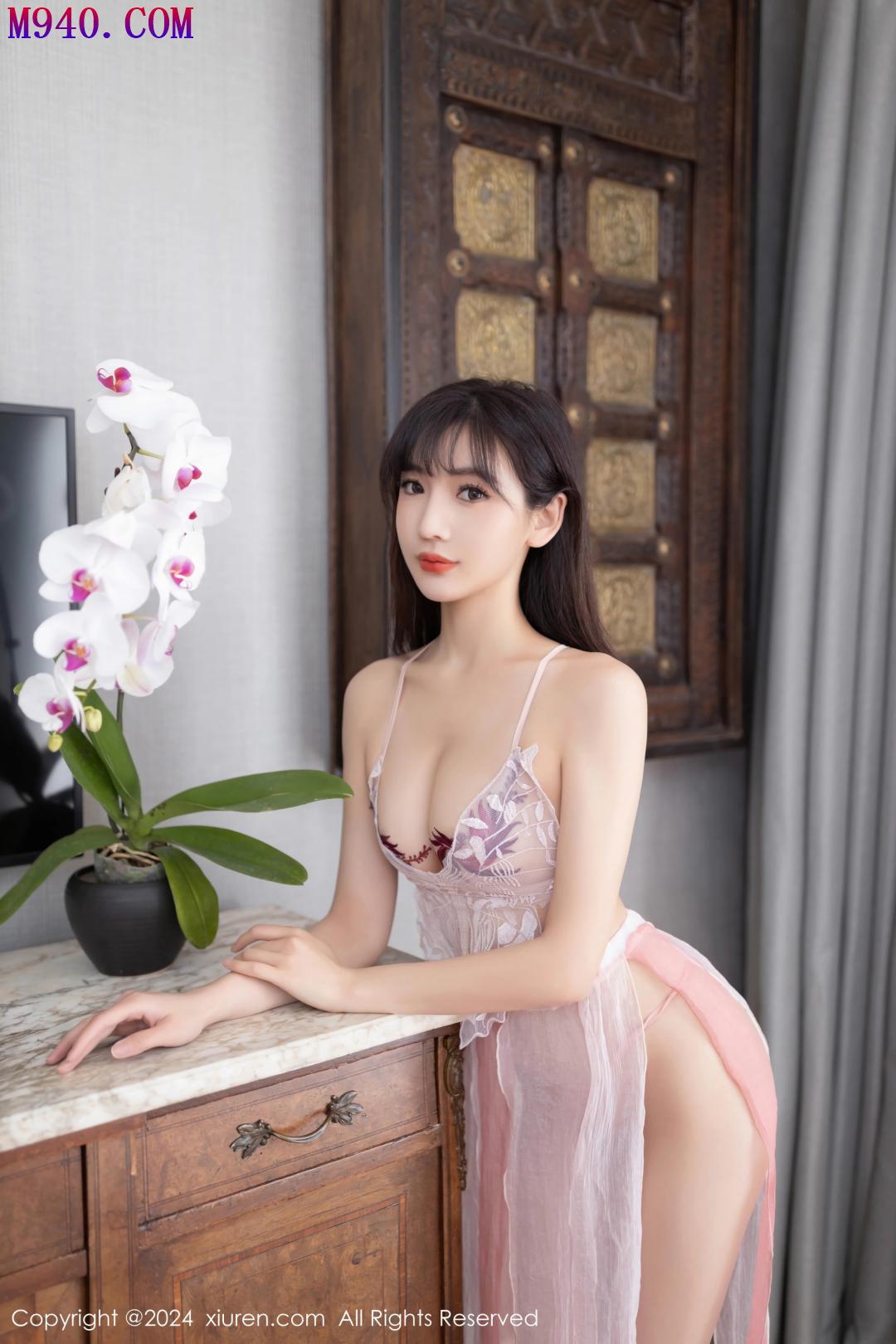 M940-[XIUREN秀人网] 2024.08.01 NO.8954 陆萱萱 [80P-905MB]
