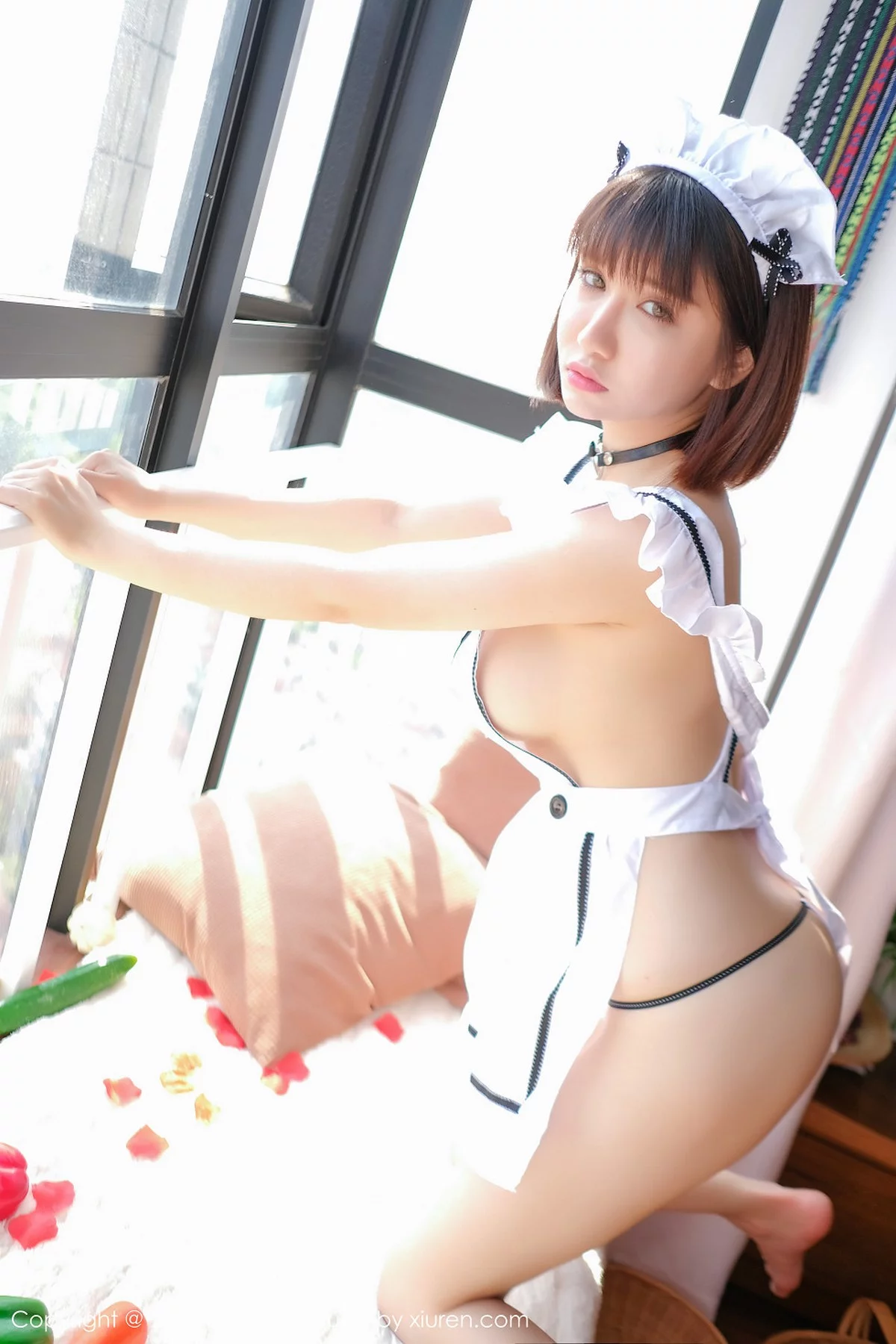 M940-[UXING优星馆]Vol.058_嫩模K8傲娇萌萌居家女仆装侧露美乳黄瓜主题撩人诱惑写真40P 优星馆-第22张