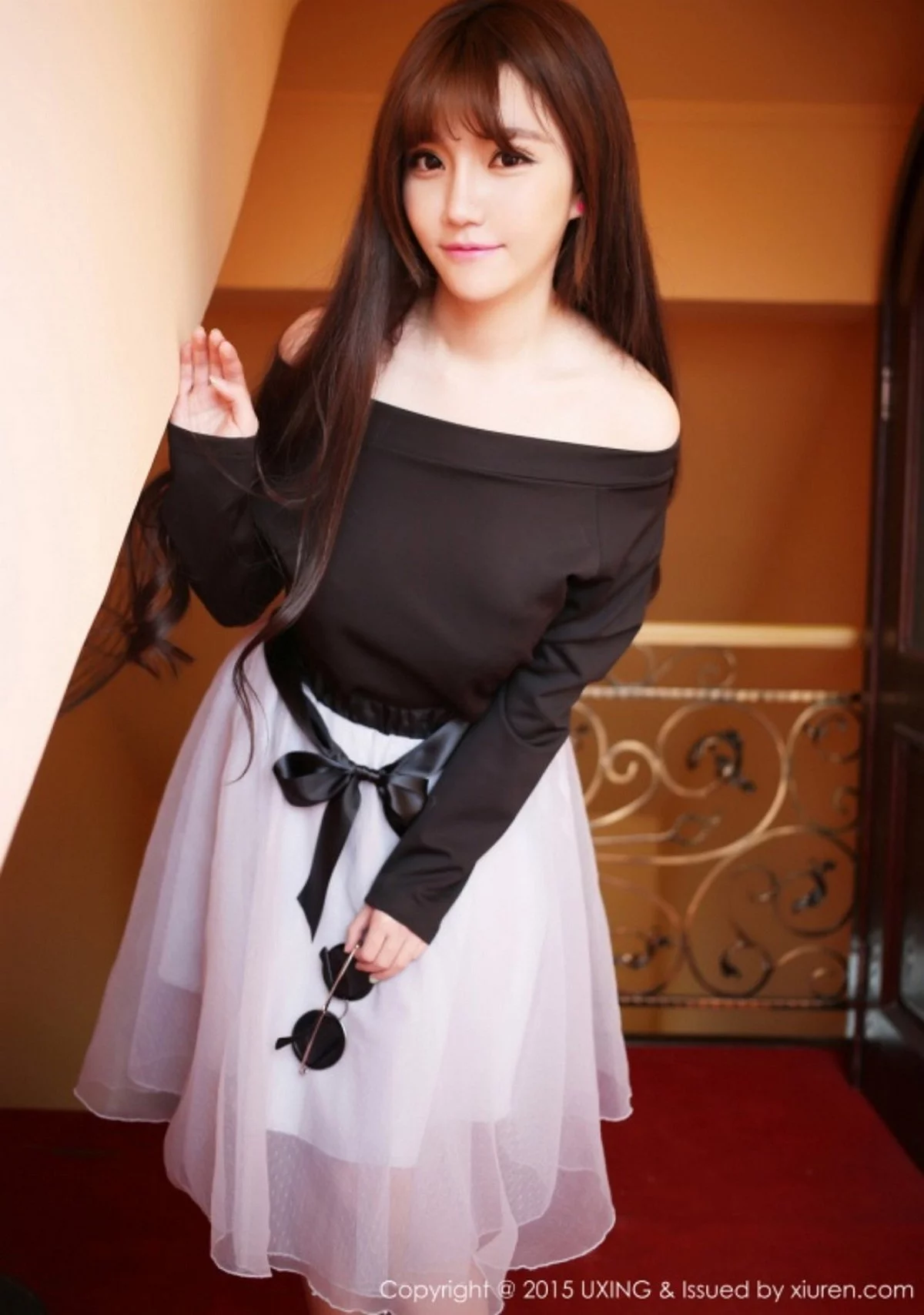 M940-[UXING优星馆]Vol.007_新人嫩模艾西Ashley白色上衣秀豪乳清新性感写真52P 优星馆-第25张