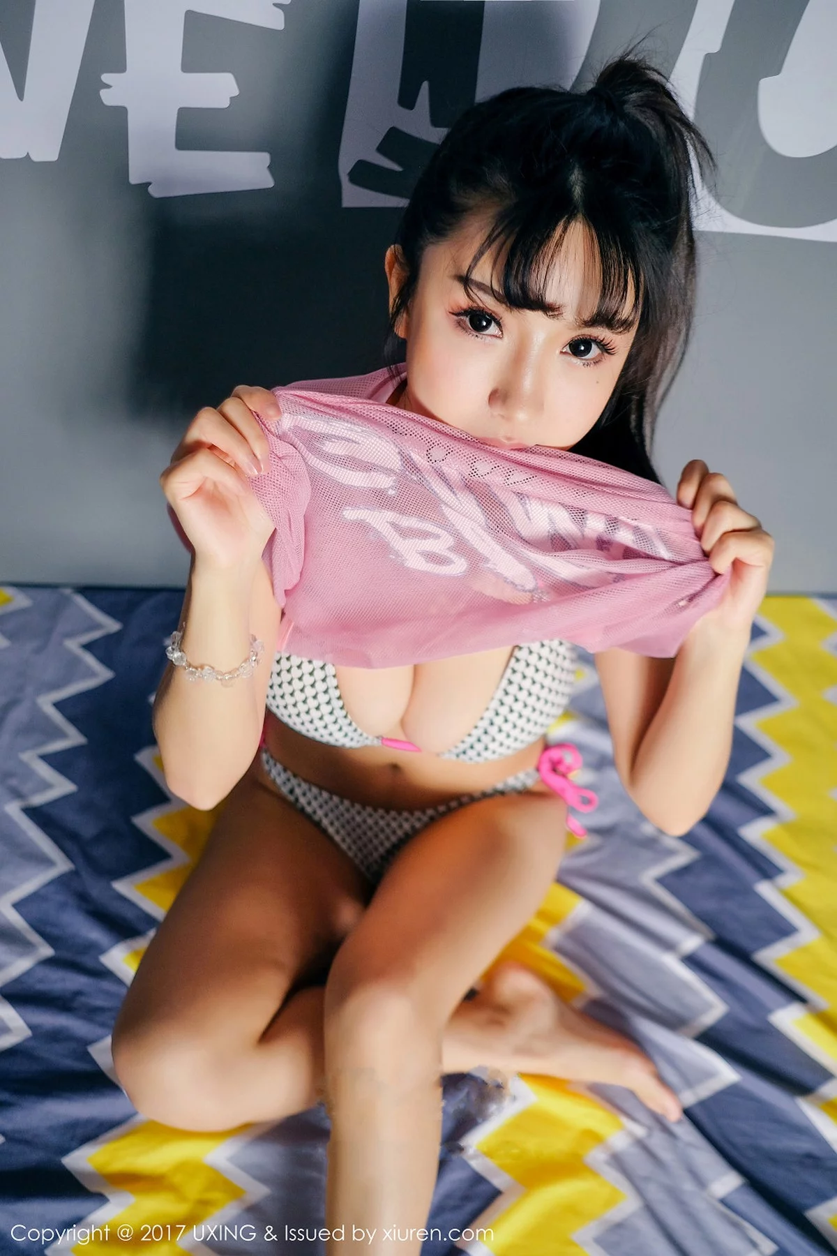 M940-[UXING优星馆]Vol.053_巨乳嫩模晓茜sunny粉红薄纱性感内衣秀傲人巨乳诱惑写真38P 优星馆-第6张