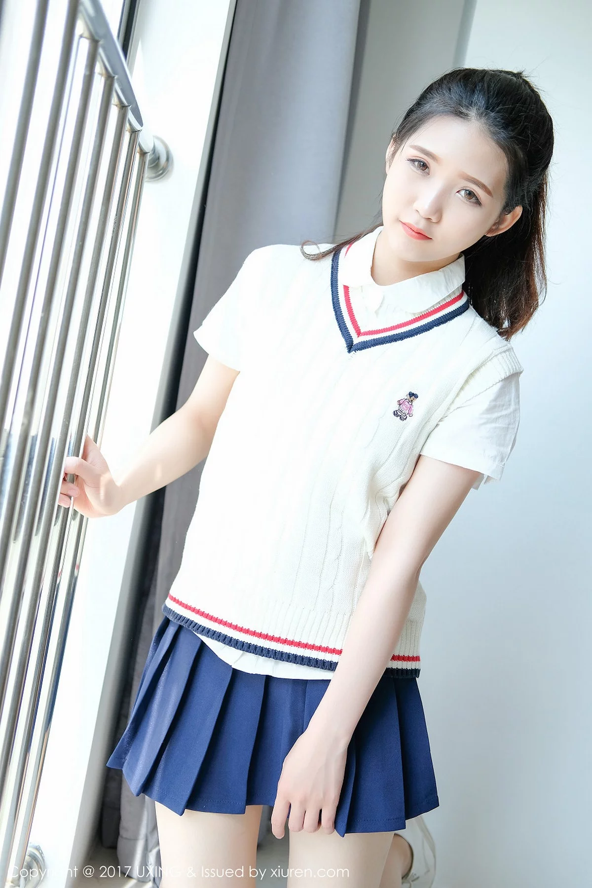 M940-[UXING优星馆]Vol.056_嫩模可爱的小叶子清纯学生装+居家性感内衣秀美胸写真38P 优星馆-第9张