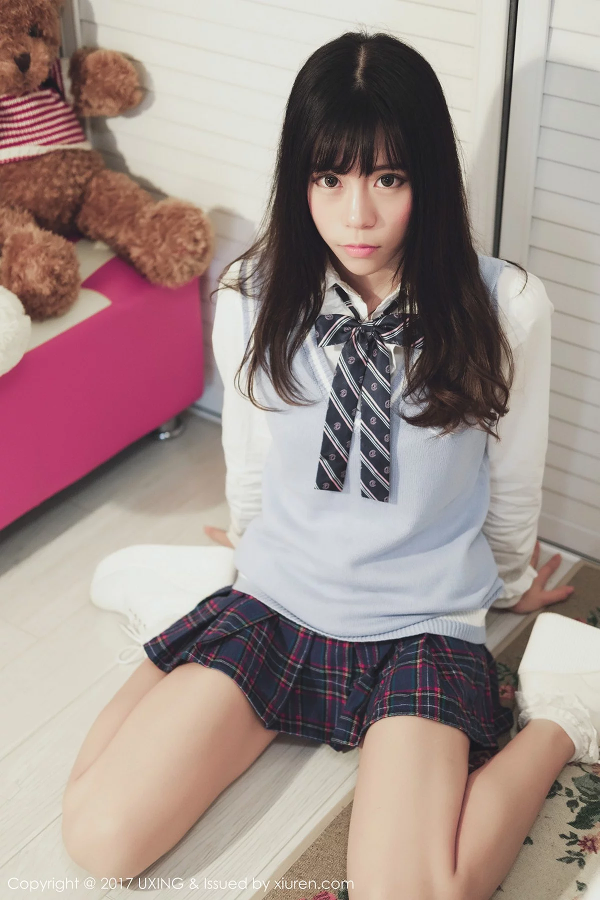 M940-[UXING优星馆]Vol.048_嫩模Yo酱居家学生装+白色蕾丝袜清爽美萝莉性感写真32P 优星馆-第3张