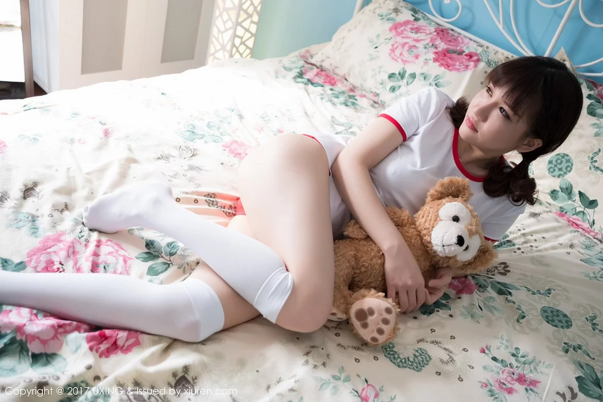 M940-[UXING优星馆]Vol.040_嫩模K8傲娇萌萌Vivian居家大床上体操服可爱萌动写真60P 优星馆-第26张