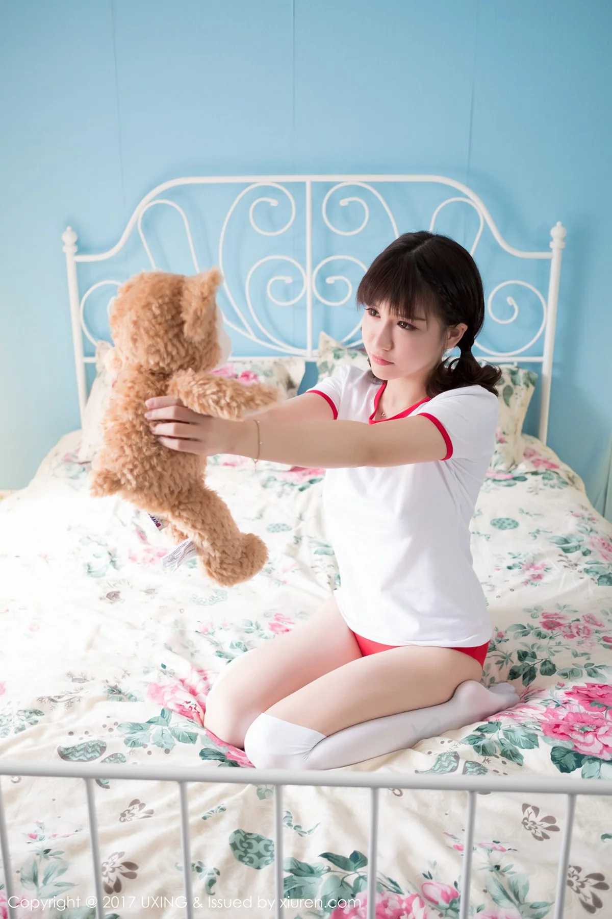 M940-[UXING优星馆]Vol.040_嫩模K8傲娇萌萌Vivian居家大床上体操服可爱萌动写真60P 优星馆-第17张