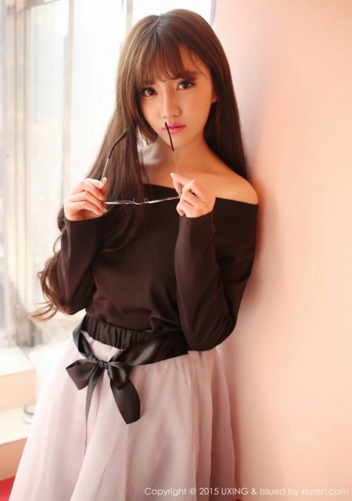 M940-[UXING优星馆]Vol.007_新人嫩模艾西Ashley白色上衣秀豪乳清新性感写真52P 优星馆-第24张