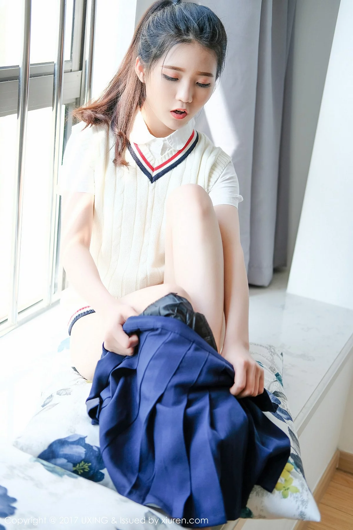 M940-[UXING优星馆]Vol.056_嫩模可爱的小叶子清纯学生装+居家性感内衣秀美胸写真38P 优星馆-第20张