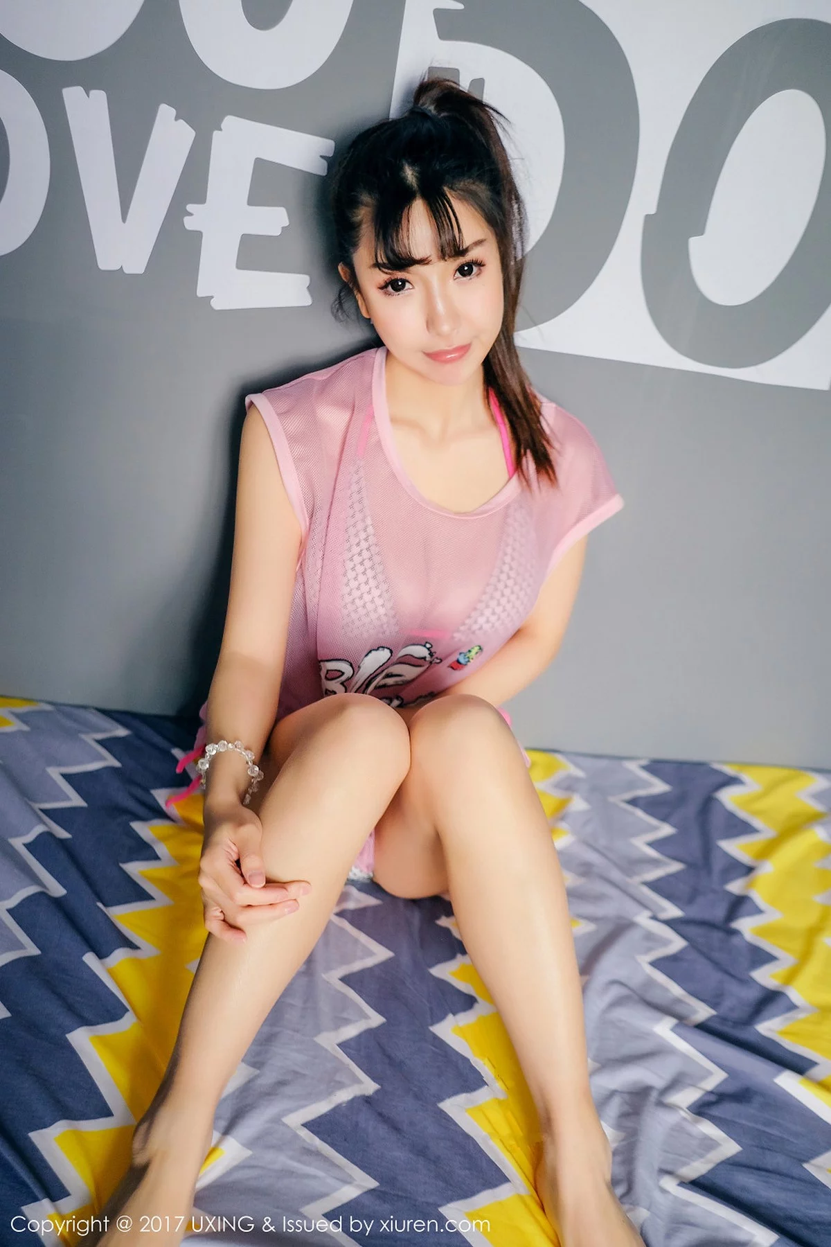 M940-[UXING优星馆]Vol.053_巨乳嫩模晓茜sunny粉红薄纱性感内衣秀傲人巨乳诱惑写真38P 优星馆-第1张