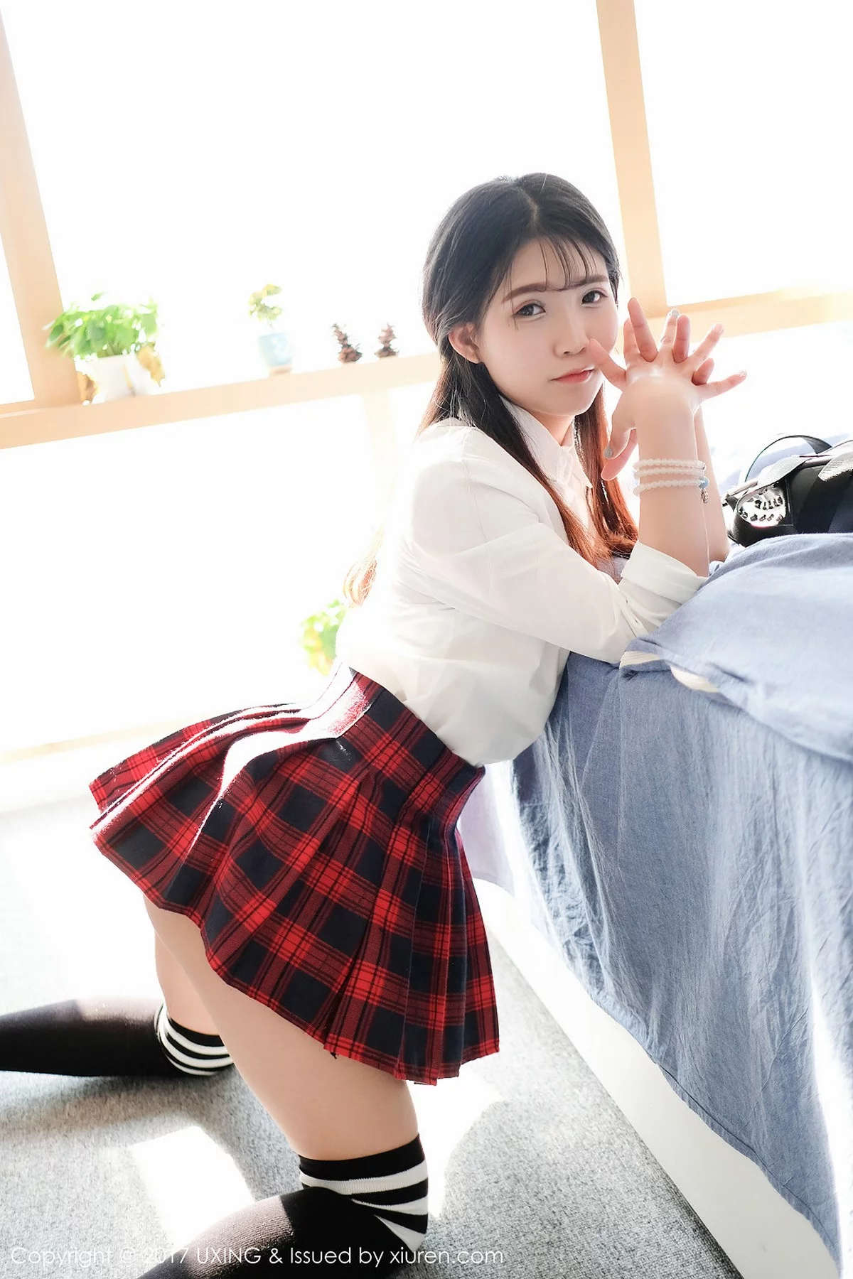 M940-[UXING优星馆]Vol.046_童颜巨乳妹子可爱的小叶子格子短裙学生装性感内衣写真50P 优星馆-第14张