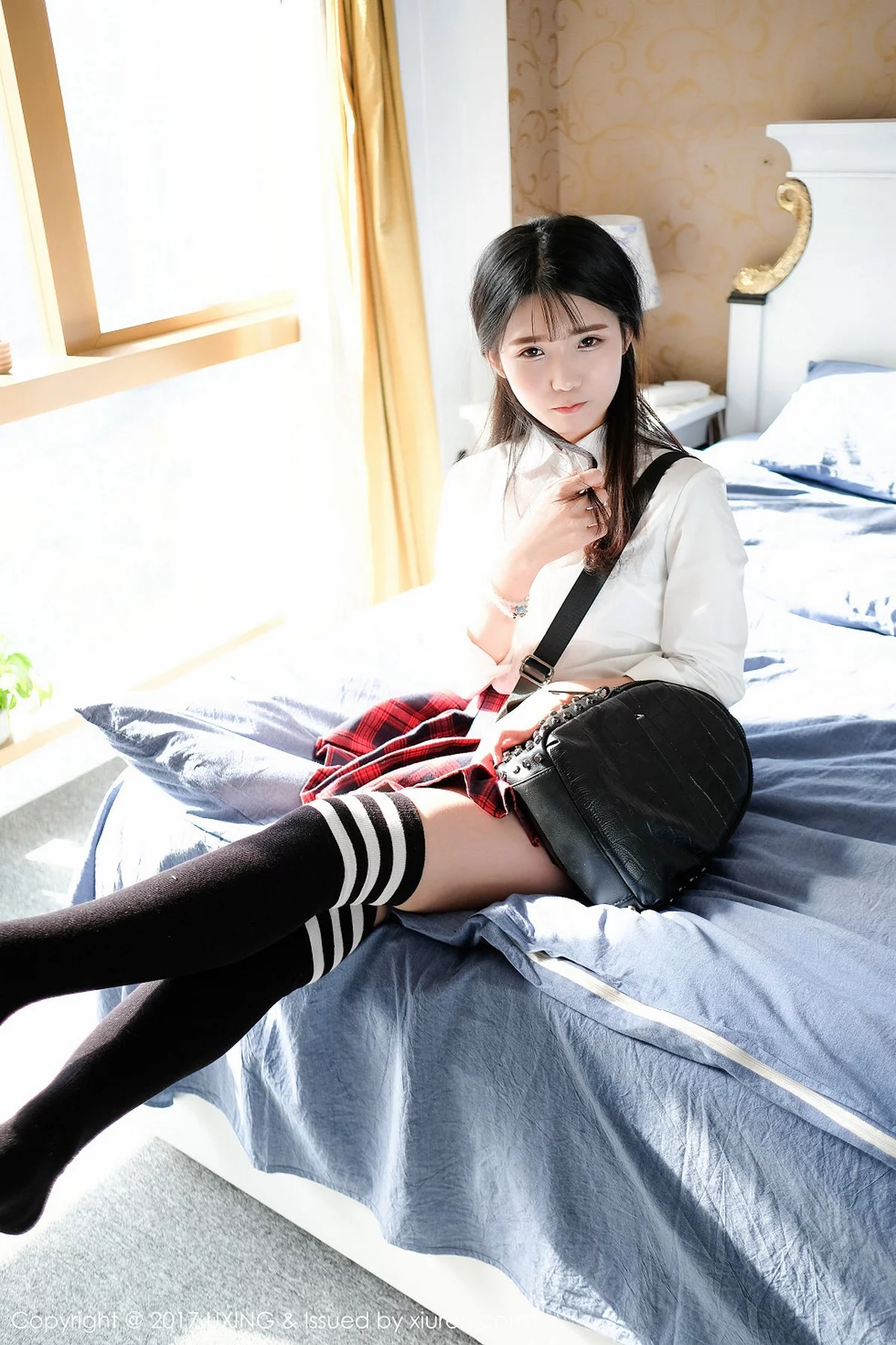 M940-[UXING优星馆]Vol.046_童颜巨乳妹子可爱的小叶子格子短裙学生装性感内衣写真50P 优星馆-第7张