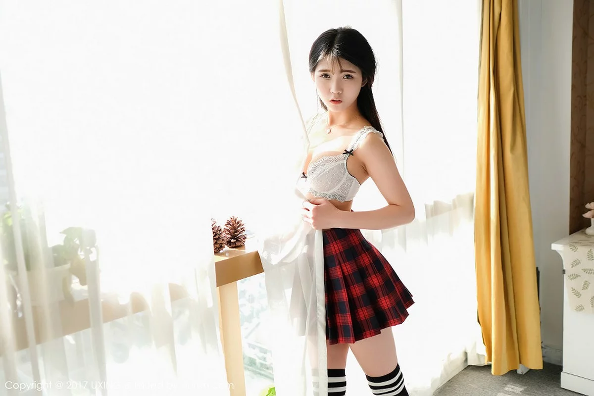 M940-[UXING优星馆]Vol.046_童颜巨乳妹子可爱的小叶子格子短裙学生装性感内衣写真50P 优星馆-第35张