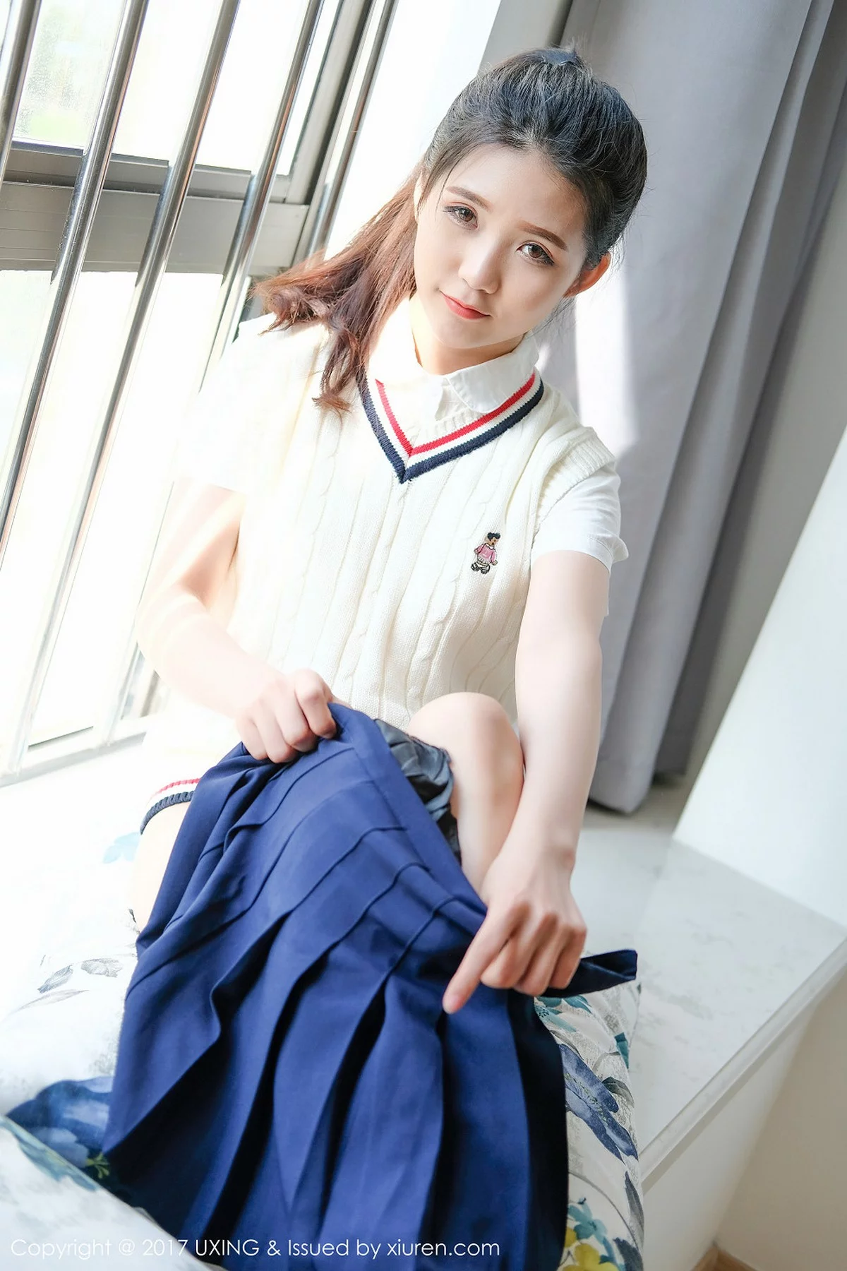 M940-[UXING优星馆]Vol.056_嫩模可爱的小叶子清纯学生装+居家性感内衣秀美胸写真38P 优星馆-第19张
