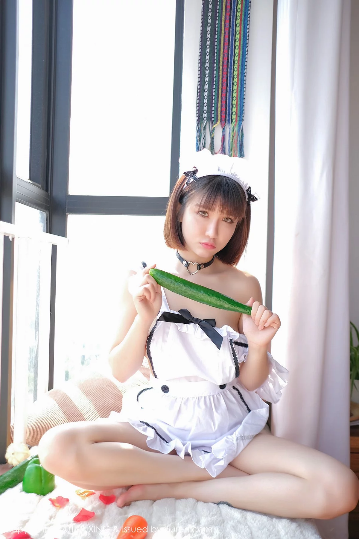 M940-[UXING优星馆]Vol.058_嫩模K8傲娇萌萌居家女仆装侧露美乳黄瓜主题撩人诱惑写真40P 优星馆-第18张