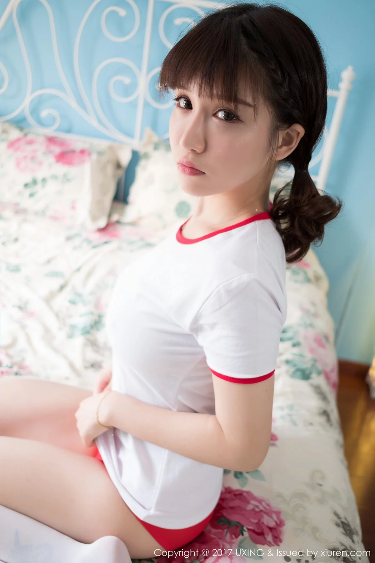 M940-[UXING优星馆]Vol.040_嫩模K8傲娇萌萌Vivian居家大床上体操服可爱萌动写真60P 优星馆-第10张