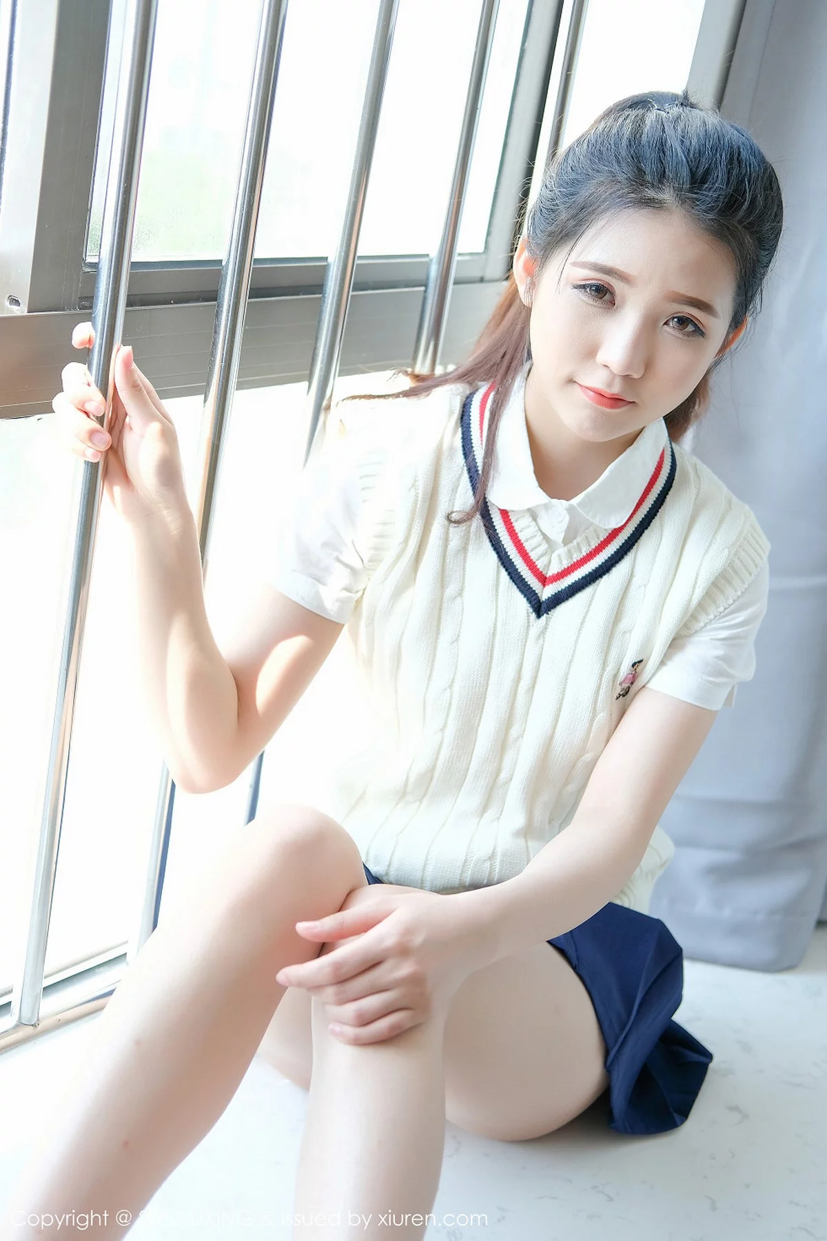 M940-[UXING优星馆]Vol.056_嫩模可爱的小叶子清纯学生装+居家性感内衣秀美胸写真38P 优星馆-第4张