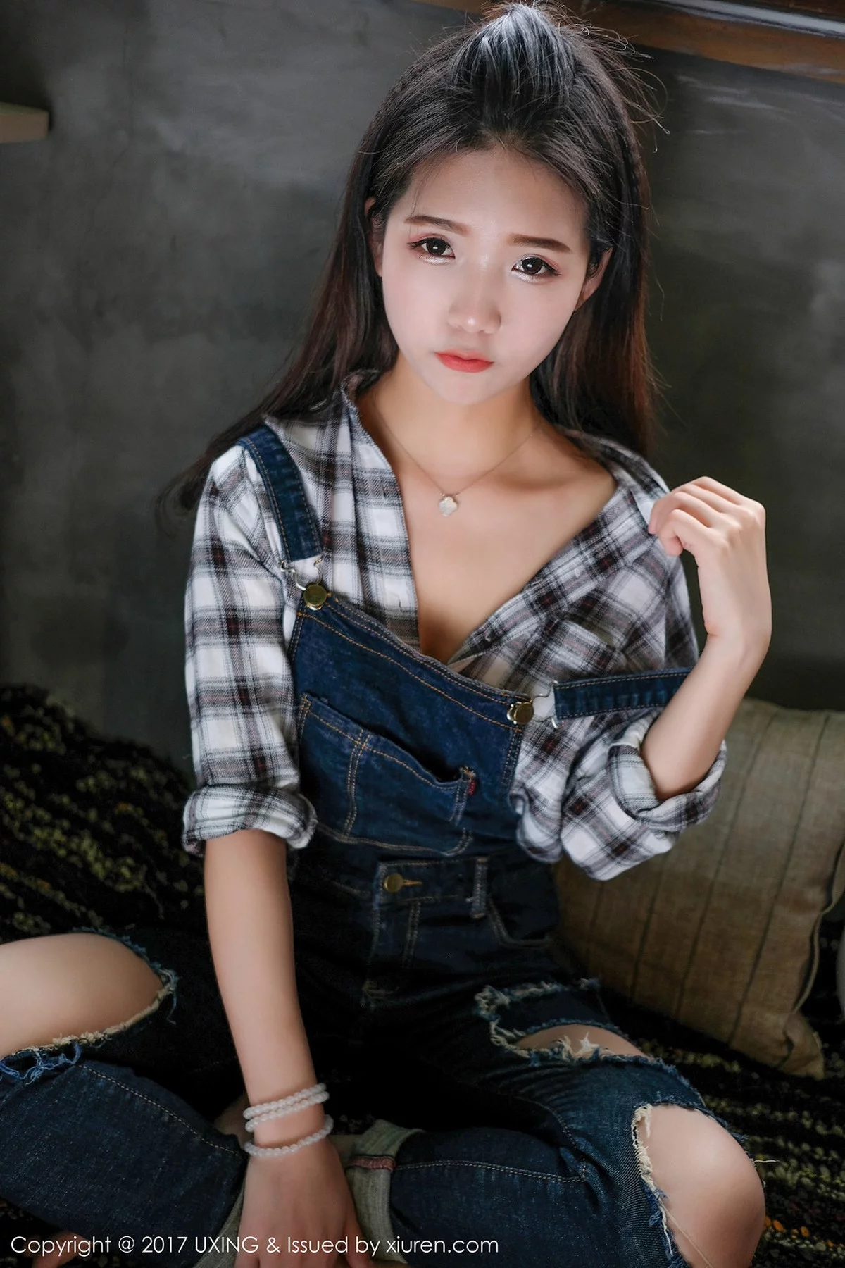 M940-[UXING优星馆]Vol.044_童颜巨乳嫩模可爱的小叶子脱牛仔衬衫秀完美曲线诱惑写真40P 优星馆-第17张