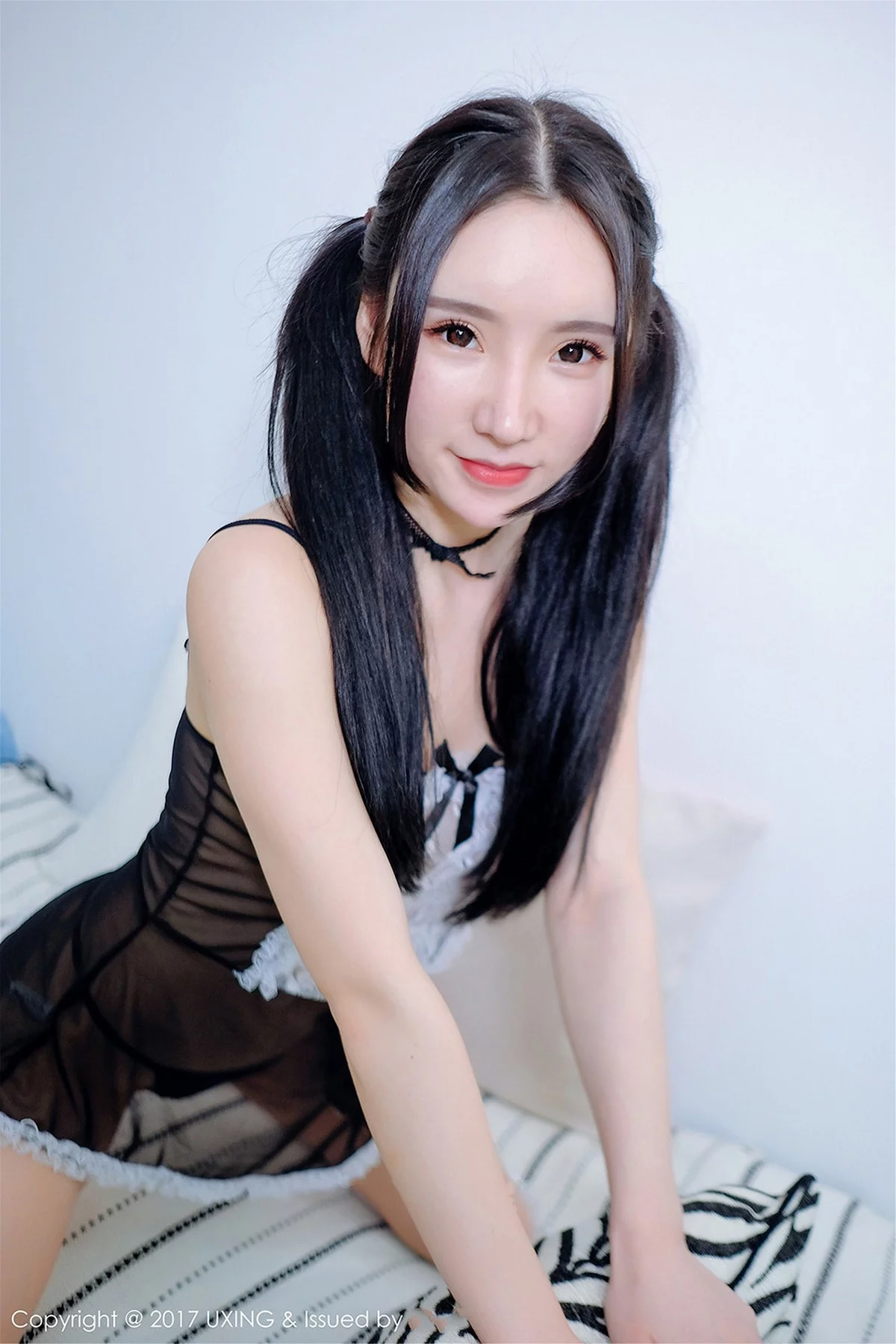 M940-[UXING优星馆]Vol.055_嫩模周于希dummy私房蕾丝女仆装+超薄紧身透视衣诱惑写真43P 优星馆-第21张