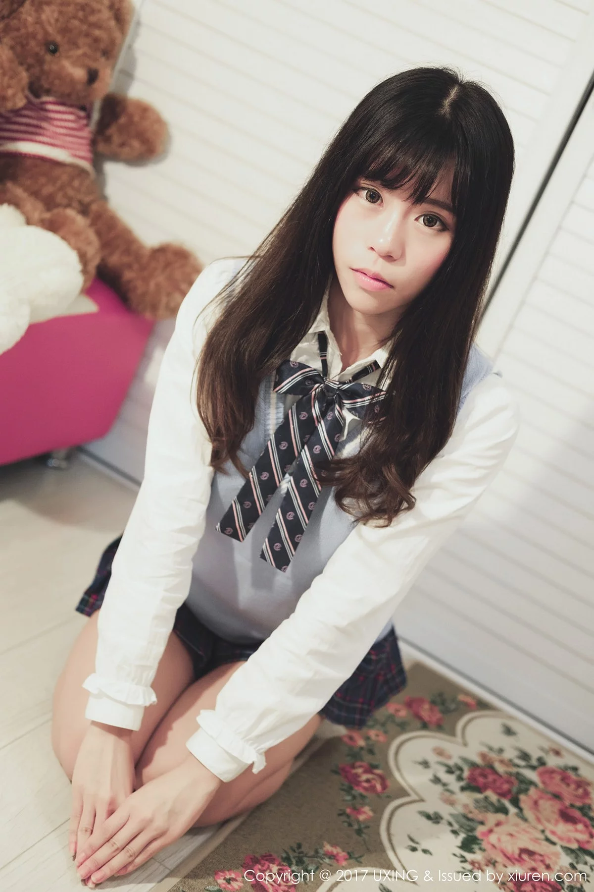 M940-[UXING优星馆]Vol.048_嫩模Yo酱居家学生装+白色蕾丝袜清爽美萝莉性感写真32P 优星馆-第4张